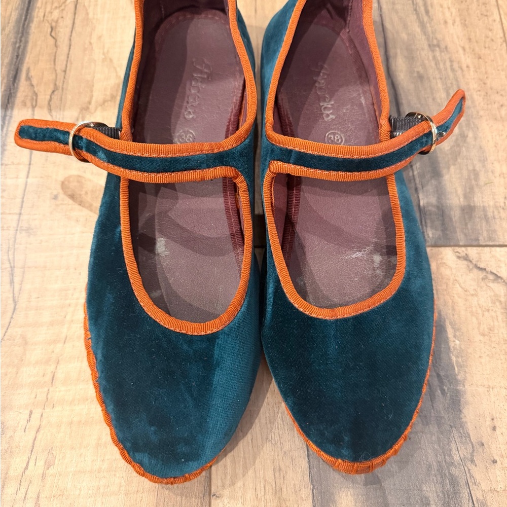 Flabelus elegant Velvet Mary Jane Flats in Deep Green - Picture 2 of 4